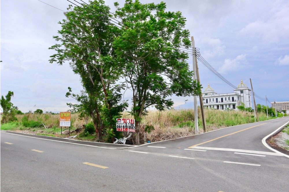 For SaleLandBangna, Bearing, Lasalle : Land for sale 5 rai Soi ABAC Bangna, near Triam Nawamin School, beautiful shape, new road, suitable for making warehouses, small projects