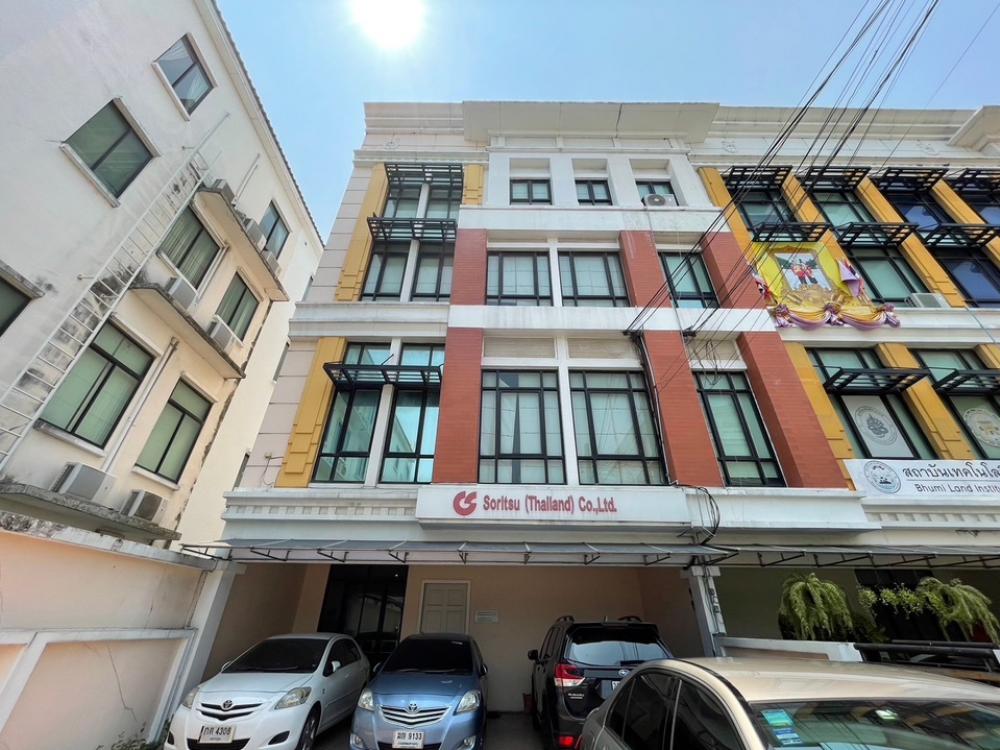 For SaleShophouseBangna, Bearing, Lasalle : House for sale in Klang Krung, Office Park, Office Park, Bangna, Bangkok, opposite Central Bangna.