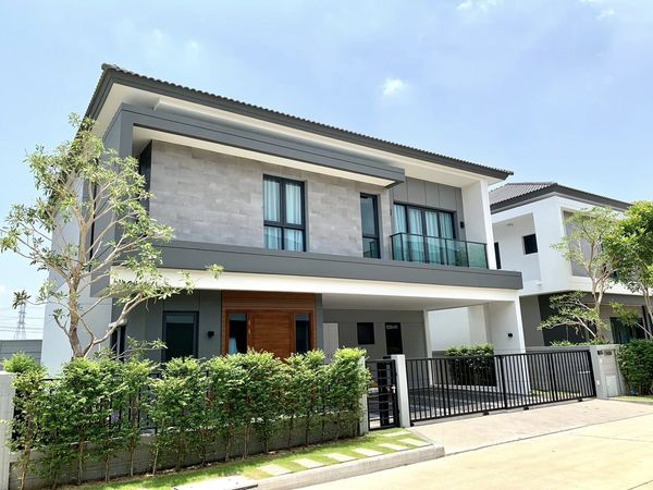 ขายบ้านบางนา แบริ่ง ลาซาล : JJ229  ขาย บ้านเดี่ยว หมู่บ้านเดอะซิตี้ บางนา ถนนศรีนครินทร์ หลังเมกา บางนา