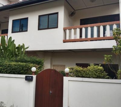 ขายบ้านภูเก็ต : ขาย บ้านเดี่ยว ซอยใสยวน ตำบลราไวย์ อำเภอเมืองภูเก็ต 240 ตรม. 30 ตร.วา บ้าน 2 หลังติดกัน