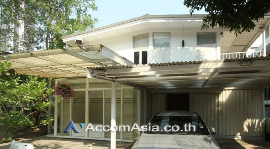 ให้เช่าบ้านสาทร นราธิวาส : Pet-friendly | 2 Bedrooms House for Rent in Sathorn, Bangkok near BTS Chong Nonsi (AA27071)