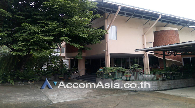 ให้เช่าบ้านสาทร นราธิวาส : Home Office | 4 Bedrooms House for Rent in Sathorn, Bangkok near MRT Khlong Toei (AA21088)