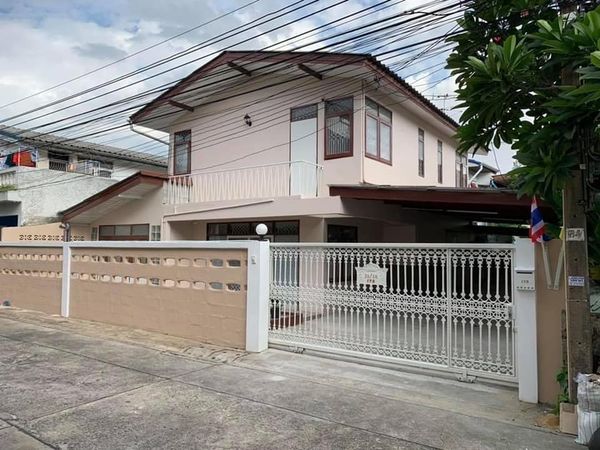 ขายบ้านเกษตร นวมินทร์ ลาดปลาเค้า : JJ113 ขาย บ้านเดี่ยว2ชั้น หมู่บ้านนครหลวงนิเวศน์ ถนนลาดปลาเค้า ซอย4