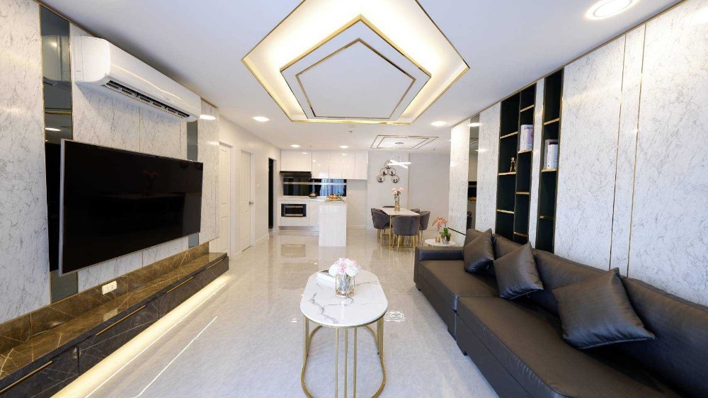 For SaleCondoRama9, Petchburi, RCA : Condo Belle Grand Rama9 for sale 4b4b, very beautiful room, fully furnished, bang, ready to move in with a beautiful city view. High class, who is interested, please contact me.