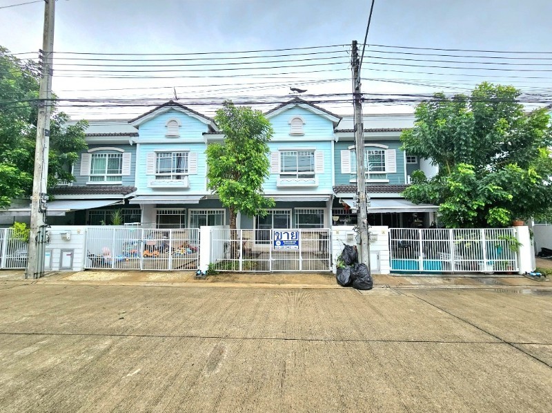 For SaleHousePathum Thani,Rangsit, Thammasat : 2-storey townhome for sale, 18.1 square meters, 2 bedrooms, Villaggio Village, Rangsit Khlong 3, next to Chonmarkphichan Road, Lat Sawai Subdistrict, Lam Luk Ka District, Pathum Thani