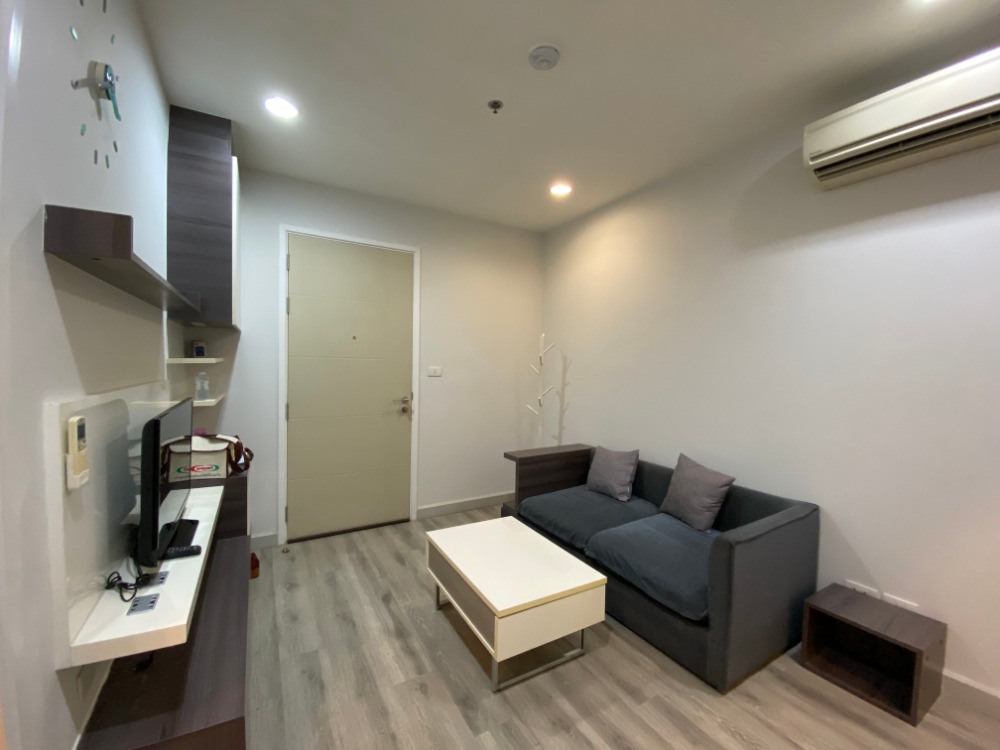 For SaleCondoSathorn, Narathiwat : 🔥Urgent sale, lower than market🔥 Centric Sathorn St. Louis 34 sq m, near BTS St. Louis. Ready to move in Fully furnished Complete electrical appliances