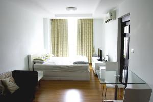 For SaleCondoRatchadapisek, Huaikwang, Suttisan : (Code S3511) Condo for sale, The Kris Express II, price 1.85 million baht, near MRT Ratchadapisek, Esplanade Ratchada, The Street Ratchada, convenient transportation, near shopping areas.