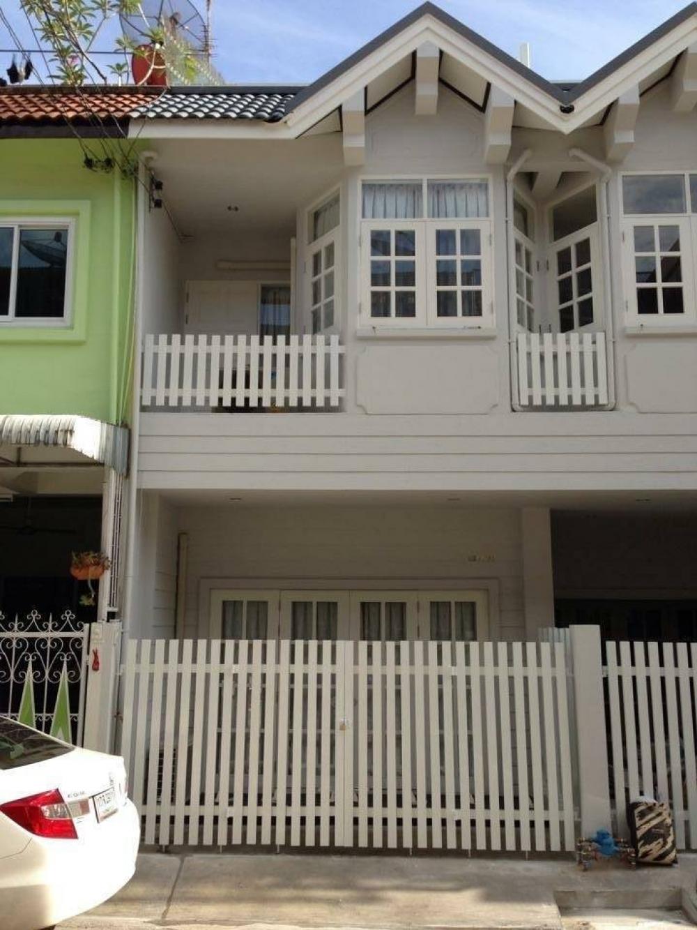 For RentTownhouseRama3 (Riverside),Satupadit : Townhouse for rent # Sathu Pradit 49, 3 beds, 3 baths, fully furnished. ready to move in