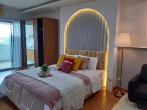 For SaleCondoPattanakan, Srinakarin : Condo for sale, Supalai Park Srinakarin, fully furnished, newly decorated, the whole room next to the BTS