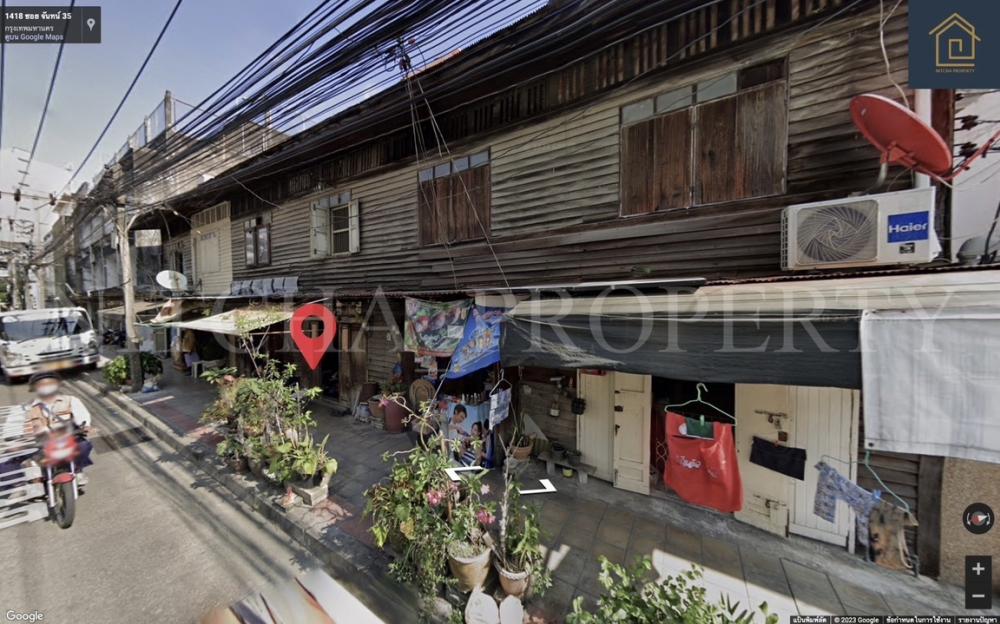For SaleLandSathorn, Narathiwat : Land for sale with buildings, Soi Chan 35, in the heart of the city.