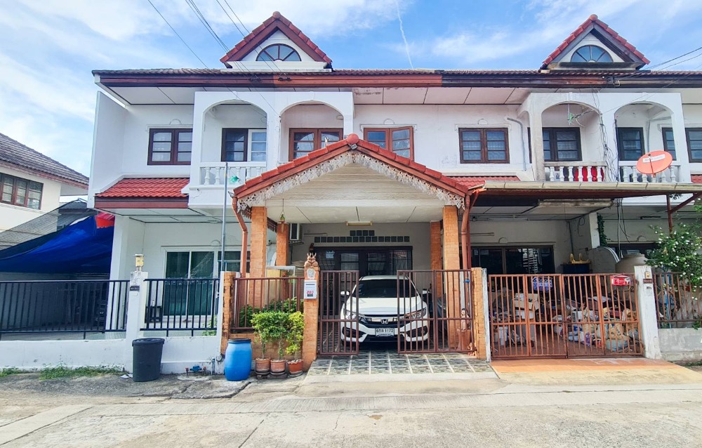 For SaleTownhouseNonthaburi, Bang Yai, Bangbuathong : 2 storey townhouse for sale, Sue Trong Village, Sai Ma, next to MRT Sai Ma.