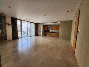 For SaleCondoSilom, Saladaeng, Bangrak : Saladaeng Residences for sale!!
