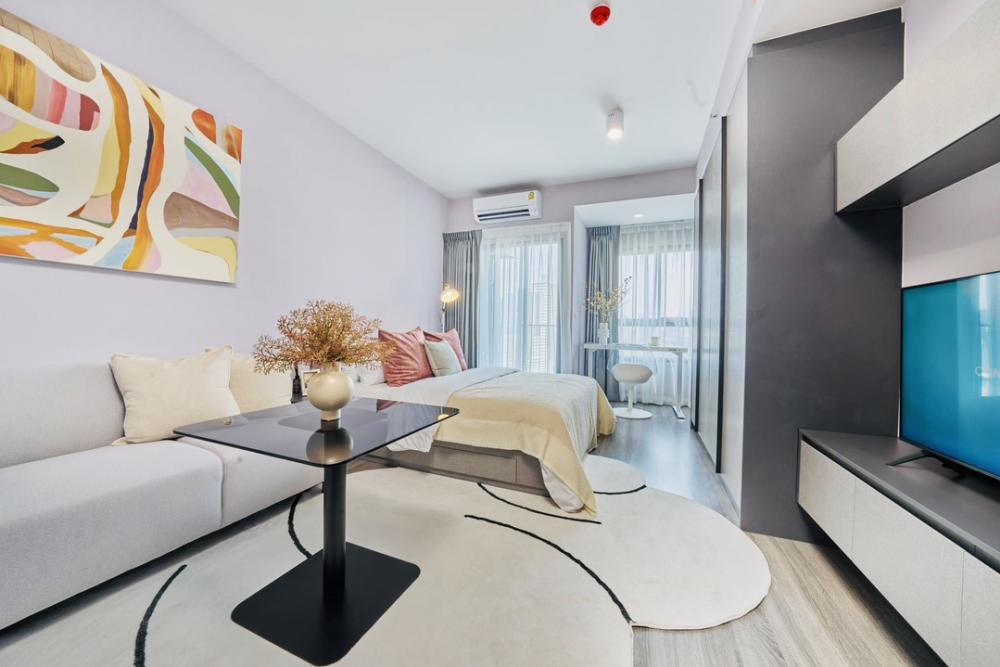 For SaleCondoSiam Paragon ,Chulalongkorn,Samyan : 💟 Ideo chula Samyan Studio room 28 sq m. 🔥Pro 💢 Free furniture 💢 Common fee 5 years 💢 Free iPhone 15 Pro Max 💢 Free transfer 💢 Free down payment High floor - beautiful view If interested, contact me quickly. Fa Sai 089-018-8037 🆔 Fahsaipbs
