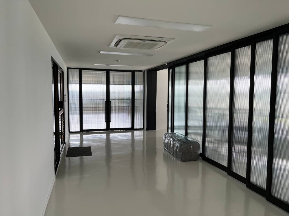 For SaleOfficePattanakan, Srinakarin : Office near MET Pattanakarn (600Metre)!! Office Space with Tenant for SALE at Flora Ville 2 Condo with 9 Parking Space !! Near Airport Link Hua Mak