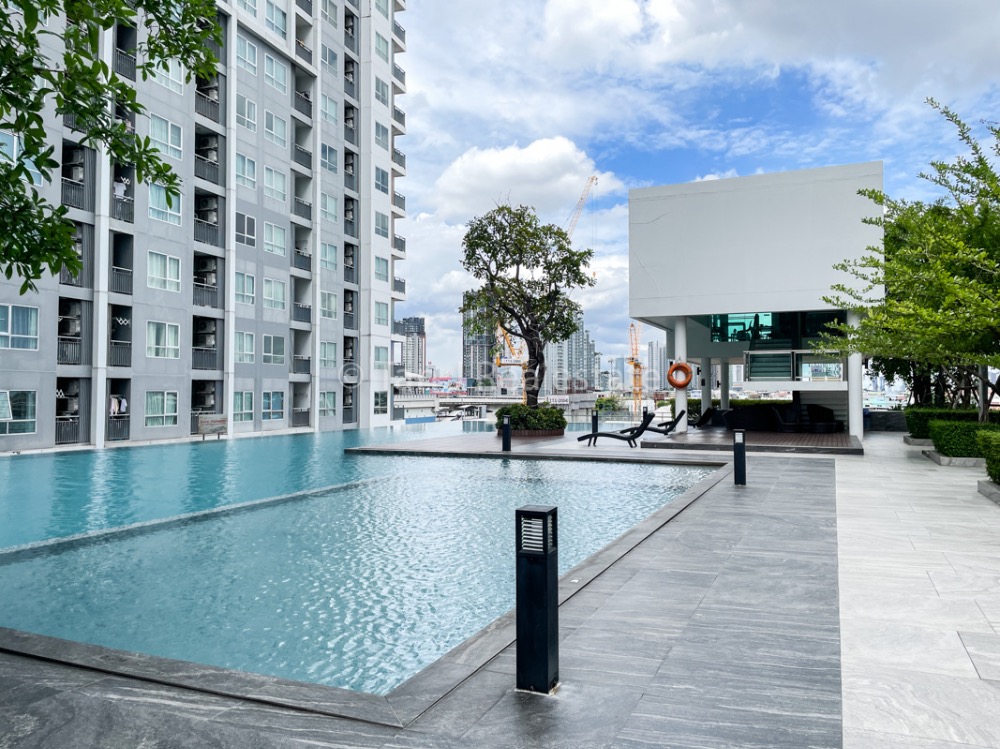For SaleCondoThaphra, Talat Phlu, Wutthakat : SALE!! Condo next to BTS Wutthakat The Tempo Grand Sathorn-Wutthakat Good location, easy access to the city