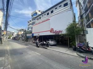 For SaleShophouseRama9, Petchburi, RCA : Commercial building for sale near University of the Chamber of Commerce 4, floor 3, area 106 square wah, next to Vibhavadi Road, Soi 2, price 35 million baht.