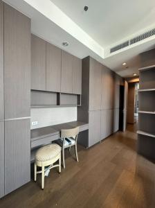 For SaleCondoSathorn, Narathiwat : The Diplomat sathorn For Sale!!! Spacious room, beautiful room colors On the high floor, the view is very good.
