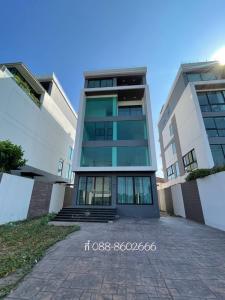 For SaleHome OfficeYothinpattana,CDC : 5-storey Home Office for sale: Panna Project (Ekkamai-Ramintra) behind Central Eastville.