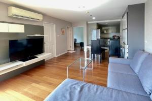 For SaleCondoRama9, Petchburi, RCA : Code C20230600753....Belle Grand Rama 9 for sale, 2 bedroom, 1 bathroom, high floor, furnished, SELL AT LOSS!!