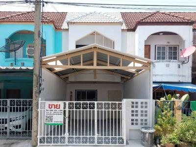 For SaleTownhousePathum Thani,Rangsit, Thammasat : Townhome for sale, a project on the main road. Piam Suk Garden Ville Village, 96 sq m., 18 sq m., convenient transportation, bus stop in front of the village