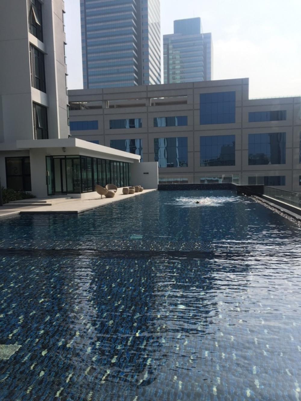 For SaleCondoRatchadapisek, Huaikwang, Suttisan : Selling a beautiful corner room, good location (the wall of the room is not attached to other rooms)