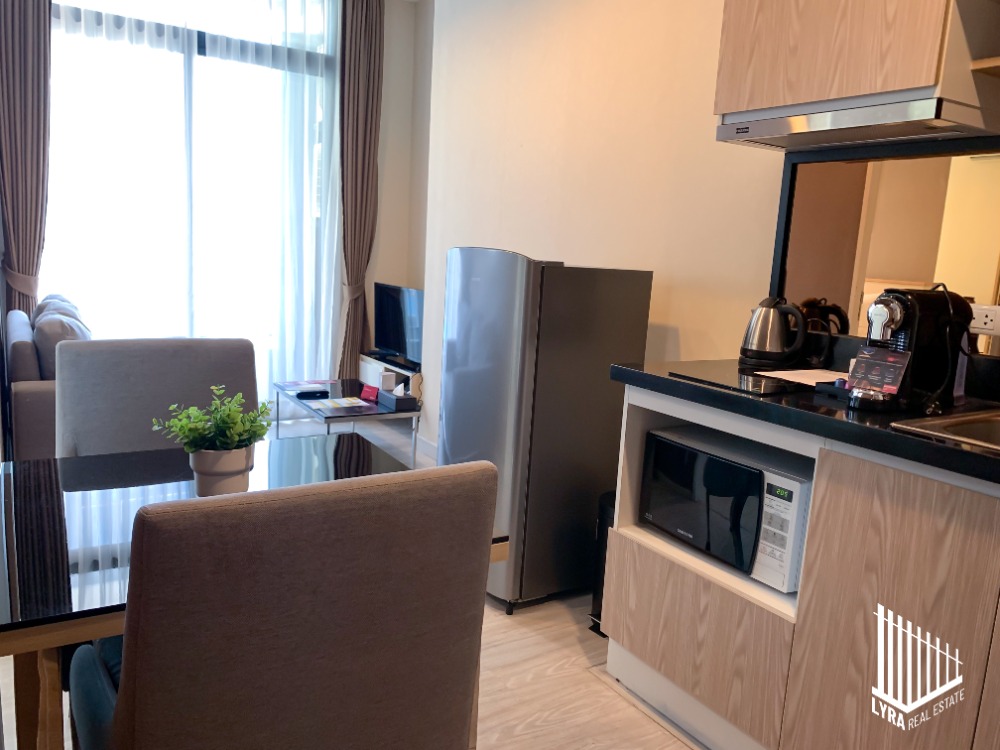 ขายคอนโดสุขุมวิท อโศก ทองหล่อ : ขาย ราคาดี! ชั้นสูงงงง (fl.23) 1 ห้องนอน ; Movenpick Residences Ekkamai : เมอเวนพิค เรสซิเดนซ์ เอกมัย