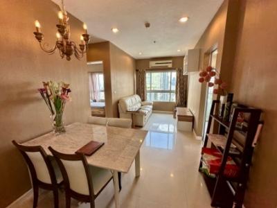 For RentCondoWongwianyai, Charoennakor : Condo For Rent | 2 Bedrooms, 2 Bathrooms, Have Bathtub “Q House Sathorn” 58 SQM. Near BTS Krung Thon Buri