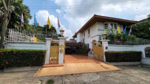 For SaleHouseRama9, Petchburi, RCA : 2-storey house for sale, area 131 square wa, usable area up to 284 square meters, special price, can enter and exit in 2 ways, convenient to travel, 5 bedrooms + air conditioners, 4 bathrooms