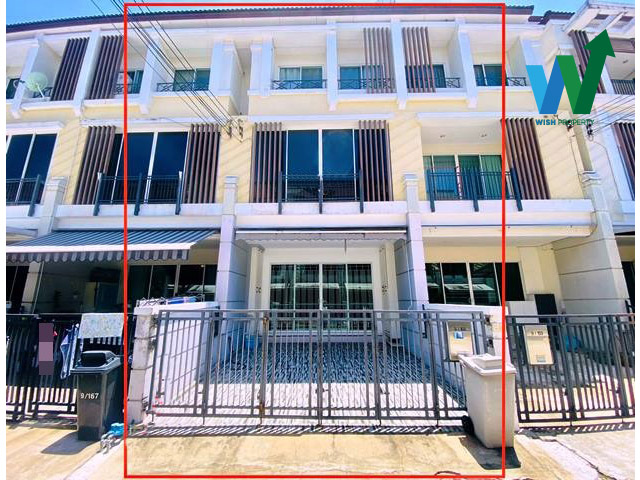For SaleTownhouseKaset Nawamin,Ladplakao : House for sale in the middle of the city Kaset-Nawamin 2, 3-storey townhome near Lat Pla Khao BTS Station, Pink Line