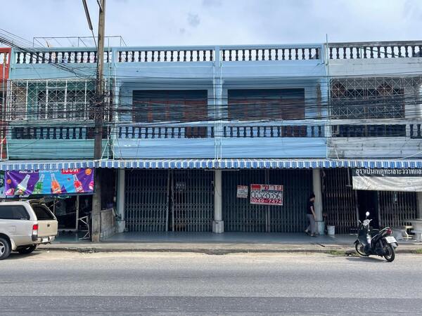 For SaleShophouseRayong : Urgent sale! 2 commercial buildings next to the community in downtown Rayong interior decorated