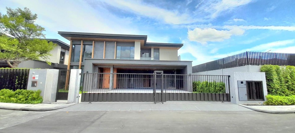 ขายบ้านพัฒนาการ ศรีนครินทร์ : JJ355 SIRANINN Residences บ้านเดี่ยว 2 ชั้น ระดับ SUPER LUXURY ในซอยพัฒนาการ 32