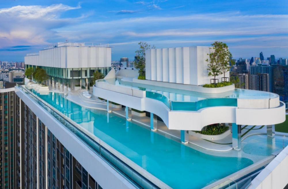 ขายคอนโดพระราม 9 เพชรบุรีตัดใหม่ RCA : Life Asoke Rama9 แต่งครบ วิวสวย ลากกระเป๋าเข้าอยู่ได้เลย คอนโดอยู่ชั้นสูงสุด ตกแต่งสไตล์ลัคชัวรี่ เต็มรูปแบบ เหนือระดับ ตึกA ชั้น41 ขนาดห้อง 27.5ตรม. วิวหลังห้องสวย ติด Mrt.พระราม9 ติดเซนทรัลพระราม9 ส่วนกลาง 7.5 ไร่ สระว่ายน้ำ 3 สระ