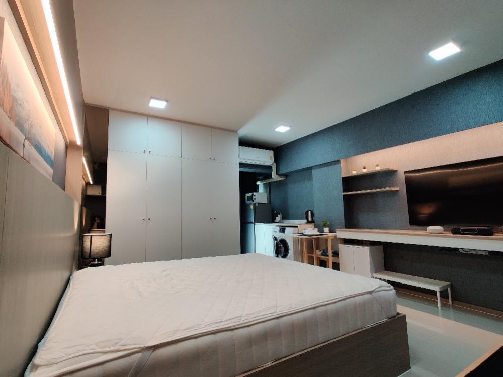For RentCondoBangna, Bearing, Lasalle : New condo, no one has ever lived in it, price 7500-7900, electricity calculated according to electricity, deposit 10000, free common area, free parking, free internet, near Sikarin Hospital, Line nessuu