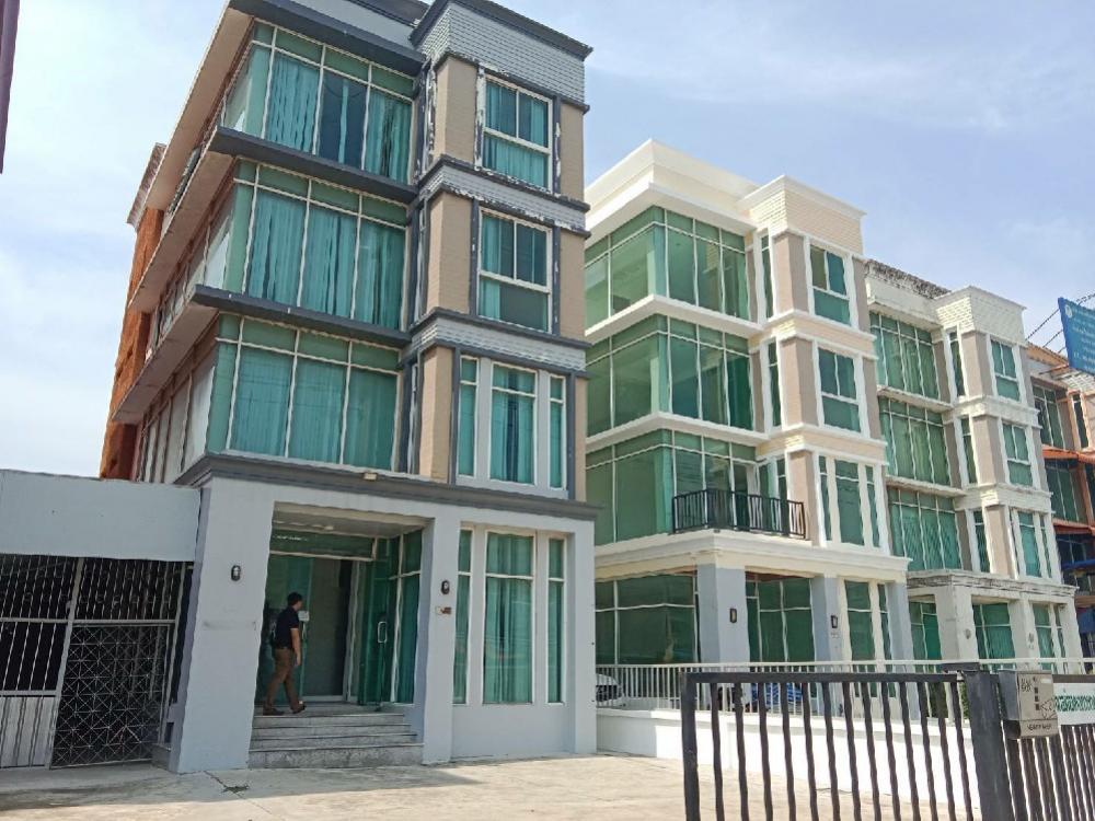 For SaleShophouseLadkrabang, Suwannaphum Airport : 4-storey building for sale in the Lat Krabang area. Special, free of all expenses on the transfer date.