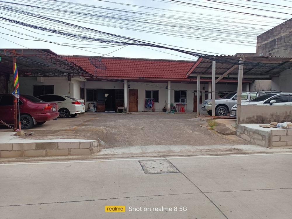For SaleHouseRayong : House for rent with land for sale, 112 sq m, near Map Ta Phut Industrial Estate.