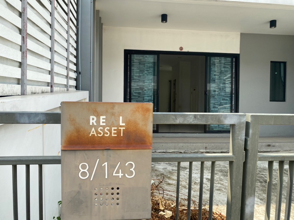 For SaleTownhouseLadkrabang, Suwannaphum Airport : Townhouse for sale on the main road in the south