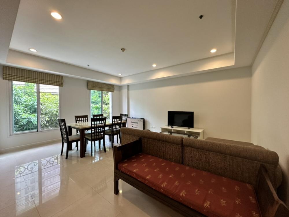 ขายคอนโดสุขุมวิท อโศก ทองหล่อ : ขายห้องพร้อมผู้เช่า ขายด่วนห้องเพิ่ง renovate ใหม่ ห้องมุม ไม่ร้อน ได้แสงธรรมชาติ เงียบสงบ ปลอดภัย เพื่อนบ้านดี เพียง 350 เมตรจากรถไฟฟ้าทองหล่อ