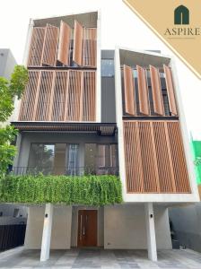 ขายบ้านอ่อนนุช อุดมสุข : [ขาย] อาณา เอกมัย บ้านเดี่ยวหรู พร้อมลิฟต์
