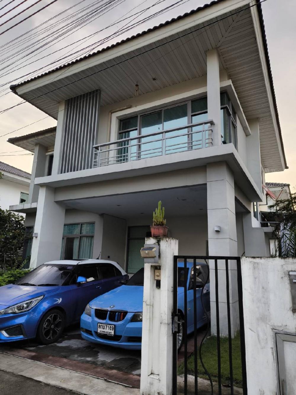 ขายบ้านพัฒนาการ ศรีนครินทร์ : ขายบ้านเดี่ยวต่ำกว่าทุน ซอยอ่อนนุช 80 แบบ Victor 1 ใน 4 แบบ ของโครงการเพอเฟค เพลส 3นอน 3น้ำ เพิ่มห้องอเนกประสงค์ชั้นล่างอีก 1 ห้อง พร้อมแอร์ 5 เครื่อง เครื่องซักผ้า 1 เครื่อง ทำเลเยี่ยมใกล้โมโนเรลสายสีเหลือง ตลาดสด โรงเรียนเตรียมอุดมศึกษาพัฒนาการ ซีคอนสแค