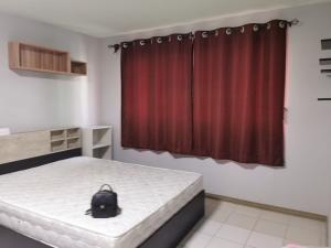For SaleCondoLadprao101, Happy Land, The Mall Bang Kapi : (Code S3575) Condo for sale, Lumpini Ladprao 111, price 1 million baht, near the Yellow Line, Foodland Ladprao, The Mall Bangkapi, convenient transportation, near shopping areas.