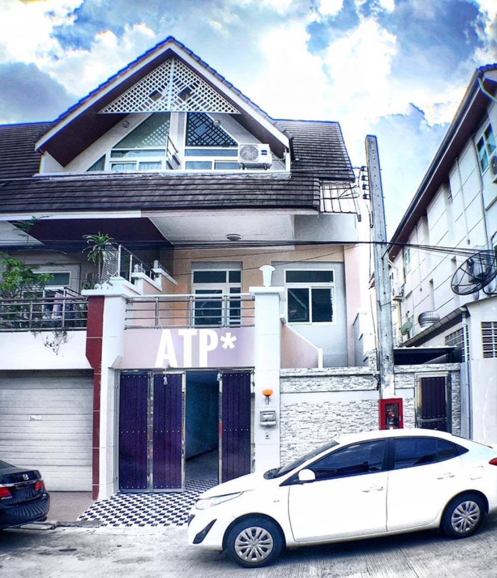 For RentTownhouseChokchai 4, Ladprao 71, Ladprao 48, : **Rent** 3 storey of new renovated Townhome, unfurnished 36 Sqw / 3BB / 3AC / 2-4 Parking @ Ladprao 87-CDC