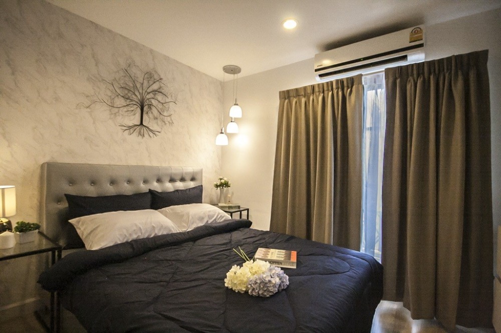 For SaleCondoSukhumvit, Asoke, Thonglor : Sell The Nest Sukhumvit 22, 1 bedroom, pool view, balcony, beautiful room, stylish decoration dining table set Washing machine, refrigerator, TV, microwave, electricity + fully furnished with a table set on the balcony