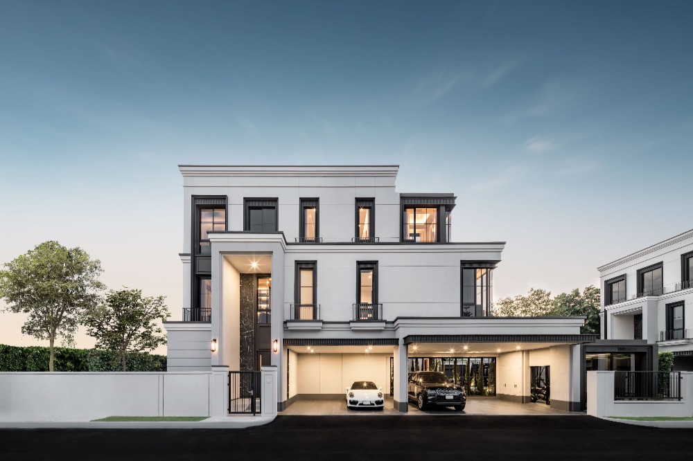 For SaleHousePattanakan, Srinakarin : Malton Gates Krungthep Kreetha, Luxury 3-storey detached house, 544 square meters, 5 bedrooms, 6 bathrooms, 5 parking spaces, with 2 maid rooms.