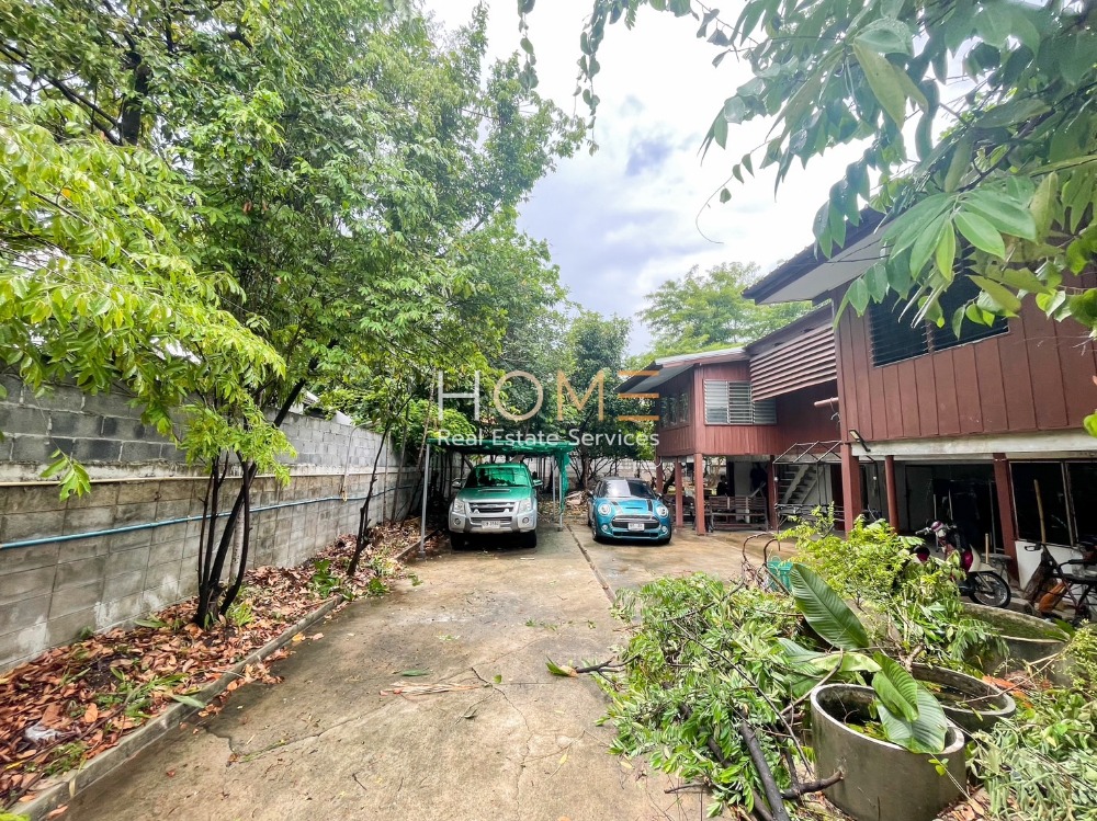 For SaleLandSukhumvit, Asoke, Thonglor : House with land Ekkamai 22 / 172 square meters (for sale), Land with House Ekkamai 22 / 688 Sqare Meter (FOR SALE) BOOMME148