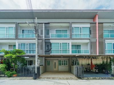 For SaleTownhouseKaset Nawamin,Ladplakao : Sell Townhome The Ibox Kaset-Nawamin, 100 sqm. 18.1sqw. 3 bedrooms, 3 bathrooms, excellent condition. CC