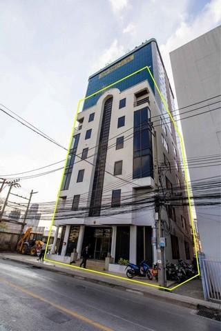 For SaleShophouseRatchadapisek, Huaikwang, Suttisan : For sale: 6-story office building, corner room, 77.9 sq m, 1200 sq m, with elevator, sold as is. Ratchada Sutthisan Huai Khwang area, near MRT Sutthisan.