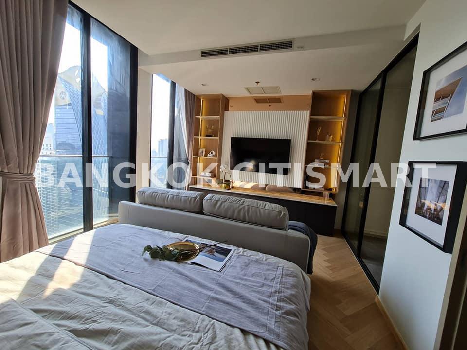 ขายคอนโดวิทยุ ชิดลม หลังสวน : For Sale Noble Ploenchid  1 Bed 52 Sqm. Fully-Furnished Build-in Best Price