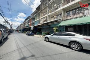 For SaleShophouseRama9, Petchburi, RCA : Commercial building for sale, 4 floors, 14 square meters, Soi Pracha Songkhro 16, Mitmaitri Road.