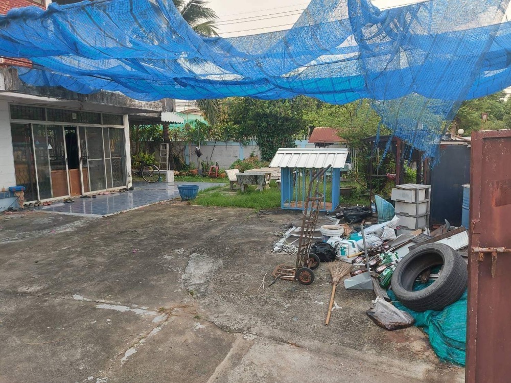 For SaleLandPattanakan, Srinakarin : K-5236 Land for sale with buildings, Phatthanakan 78, good location, convenient transportation.