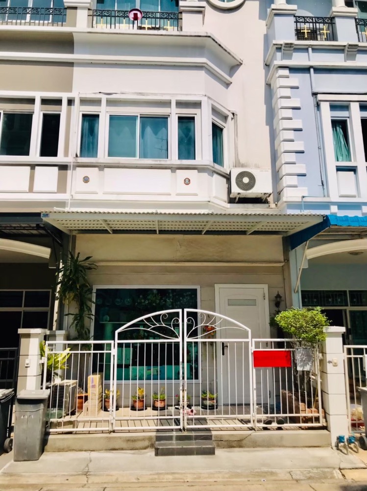 For SaleTownhouseLadkrabang, Suwannaphum Airport : For Sales. European Townhome On Nut (The European Town Onnut) near Suvarnabhumi Airport.